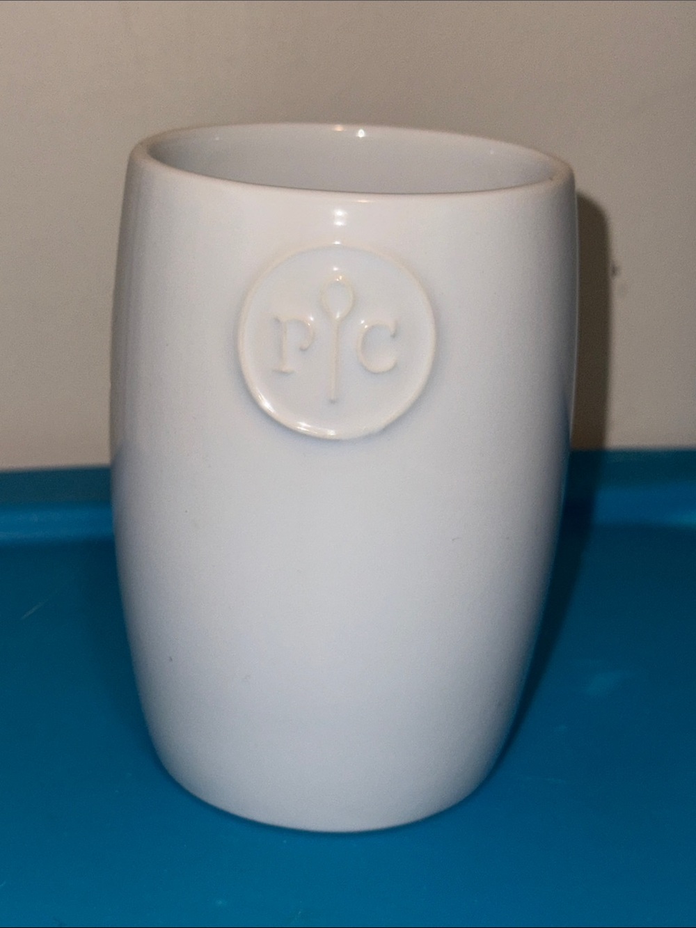 The Pampered Chef white ceramic 1 minute microwaveable egg cooker